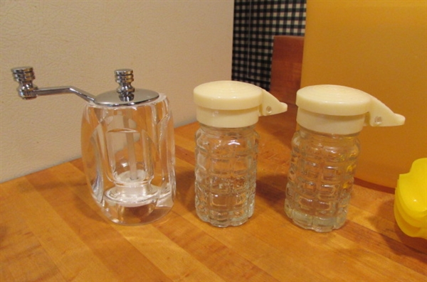 KITCHEN ACCESSORIES