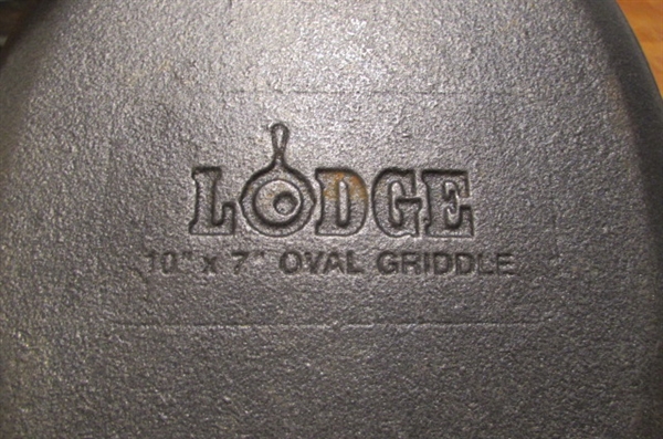 CAST IRON CORNBREAD PAN & OVAL SKILLET