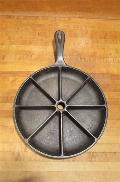 CAST IRON CORNBREAD PAN & OVAL SKILLET