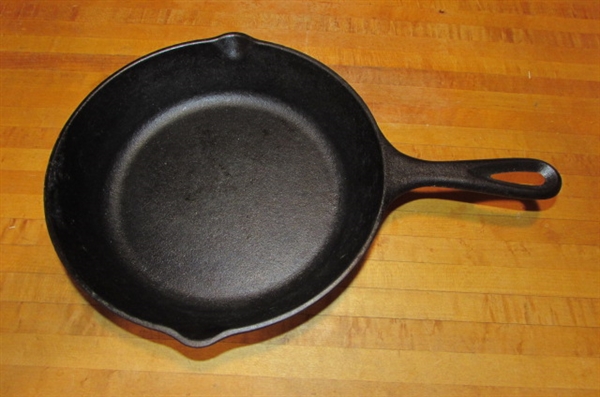 2 CAST IRON SKILLETS