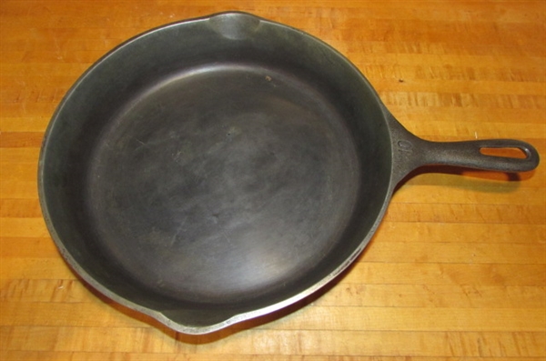 2 CAST IRON SKILLETS