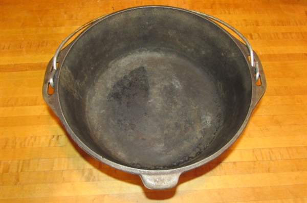 CAST IRON DUTCH OVEN