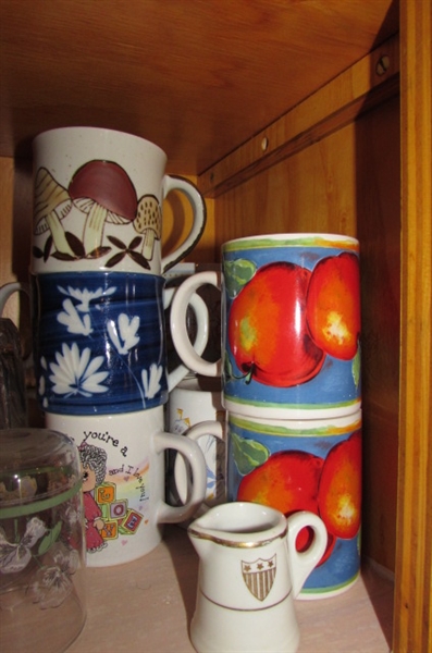 DRINKING GLASSES, COFFEE CUPS, INSULATED MUGS, DRINK CANISTERS & MORE