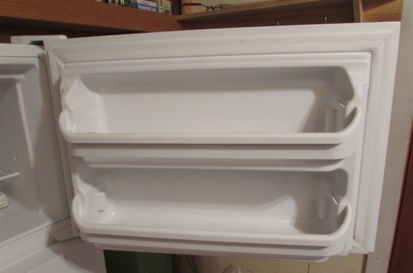 FRIGIDAIRE REFRIGERATOR /FREEZER