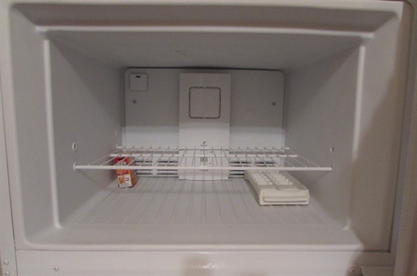 FRIGIDAIRE REFRIGERATOR /FREEZER