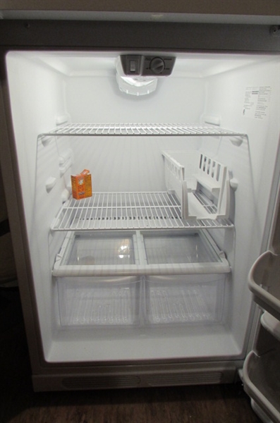 FRIGIDAIRE REFRIGERATOR /FREEZER