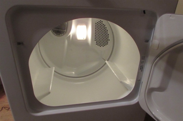 WHIRLPOOL LARGE CAPACITY DRYER