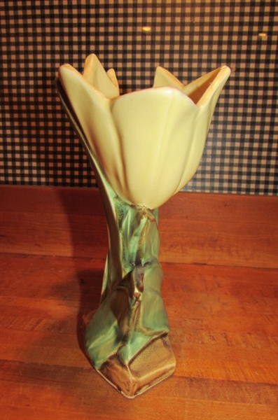 PAIR OF VINTAGE MCCOY VASES - YELLOW TULIPS