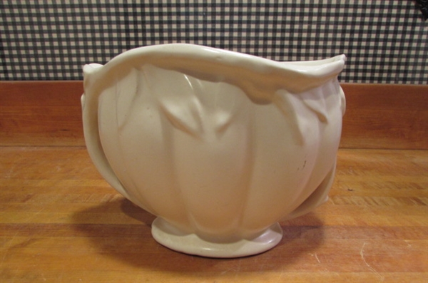 VINTAGE MATTE WHITE MCCOY VASES