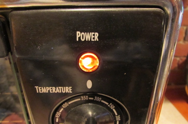 HAMILTON BEACH COUNTERTOP OVEN WITH CONVECTION.