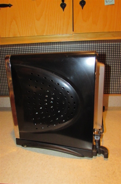 HAMILTON BEACH COUNTERTOP OVEN WITH CONVECTION.