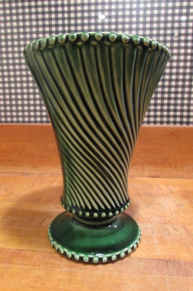 MATCHING VINTAGE MCCOY VASE & JARDINIERE