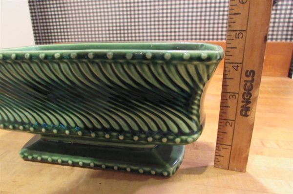 MATCHING VINTAGE MCCOY VASE & JARDINIERE
