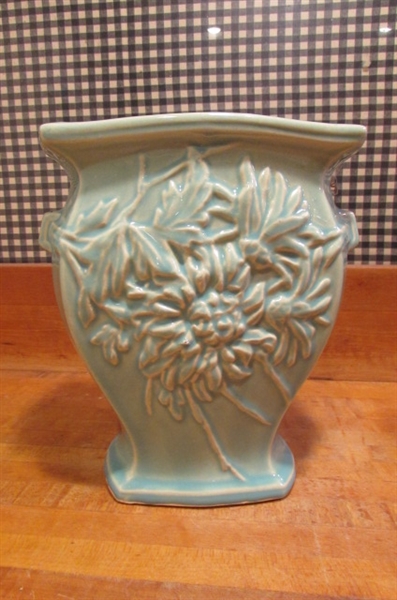 VINTAGE MCCOY CHRYSANTHEMUM VASE & PITCHER VASE