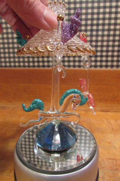 BALLERINA CAROUSEL & BLOWN GLASS & CRYSTAL LIGHTED CAROUSEL MUSICALS