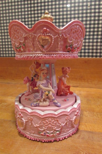 BALLERINA CAROUSEL & BLOWN GLASS & CRYSTAL LIGHTED CAROUSEL MUSICALS