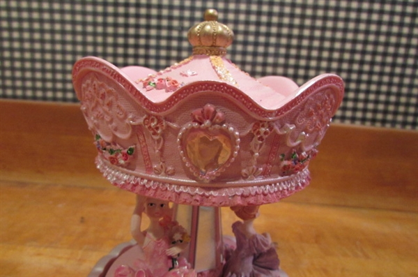 BALLERINA CAROUSEL & BLOWN GLASS & CRYSTAL LIGHTED CAROUSEL MUSICALS