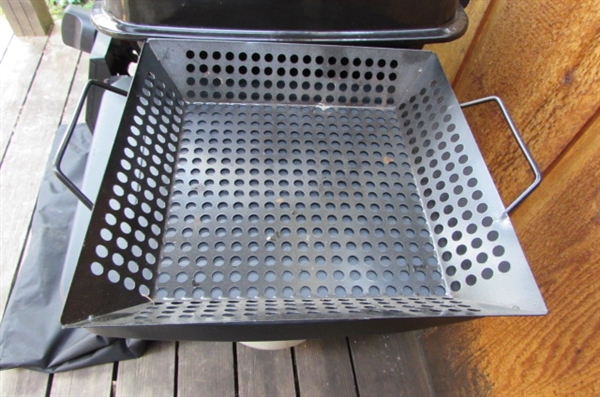SMALL PROPANE BBQ WITH COVER & ACCESSORIES
