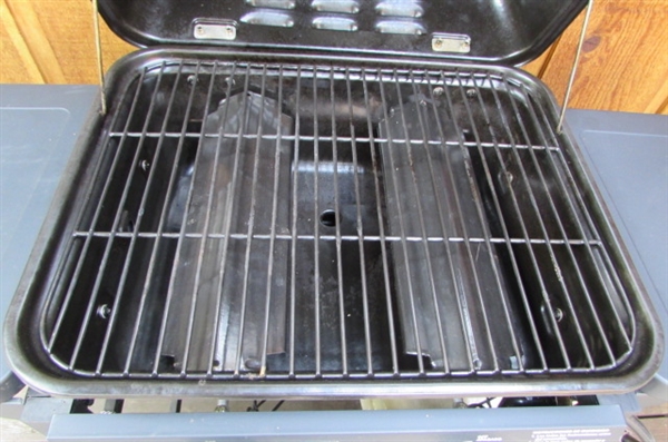 SMALL PROPANE BBQ WITH COVER & ACCESSORIES