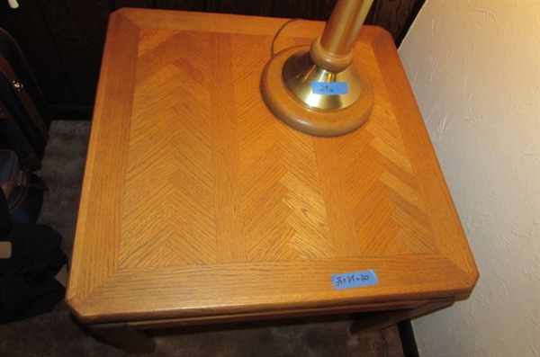 SOLID WOOD SIDE TABLE WITH BRASS & WOOD TABLE LAMP, COASTERS & MORE