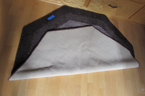 PAIR OF BROWN OCTAGON THROW/AREA RUGS
