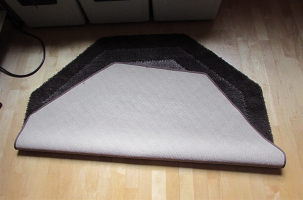 PAIR OF BROWN OCTAGON THROW/AREA RUGS