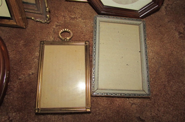 ASSORTED PICTURE FRAMES