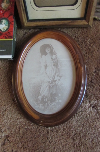 ASSORTED PICTURE FRAMES