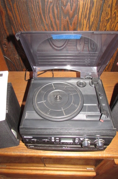 SMALL JENSEN STEREO/TURNTABLE/CD PLAYER/CASSETTE PLAYER
