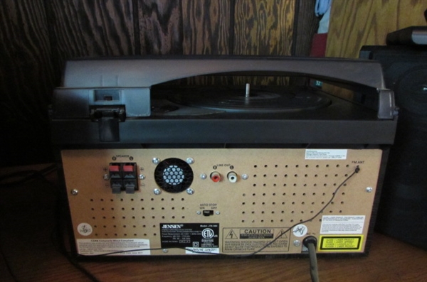 SMALL JENSEN STEREO/TURNTABLE/CD PLAYER/CASSETTE PLAYER