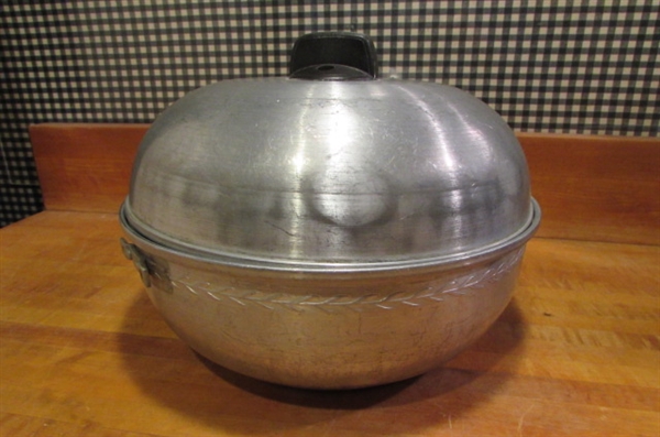 VINTAGE WEST BEND ALUMINUM SERVING OVEN
