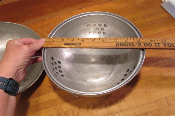 VINTAGE WEST BEND ALUMINUM SERVING OVEN
