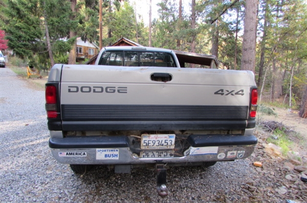1996 DODGE RAM 2500 V8 4 WHEEL DRIVE LONG BED PICKUP - NO RESERVE