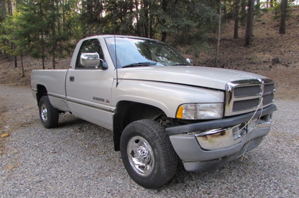 1996 DODGE RAM 2500 V8 4 WHEEL DRIVE LONG BED PICKUP - NO RESERVE