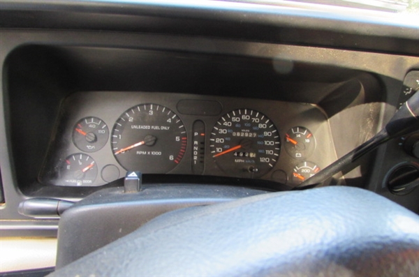 1996 DODGE RAM 2500 V8 4 WHEEL DRIVE LONG BED PICKUP - NO RESERVE