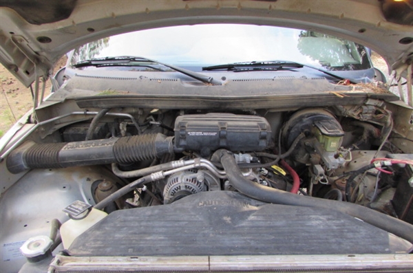 1996 DODGE RAM 2500 V8 4 WHEEL DRIVE LONG BED PICKUP - NO RESERVE