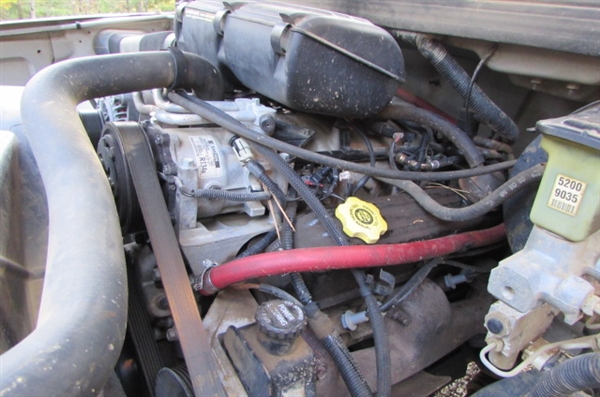 1996 DODGE RAM 2500 V8 4 WHEEL DRIVE LONG BED PICKUP - NO RESERVE