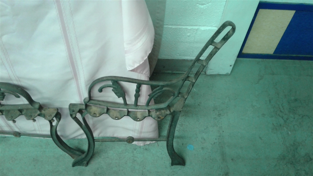 CAST IRON BENCH SIDES