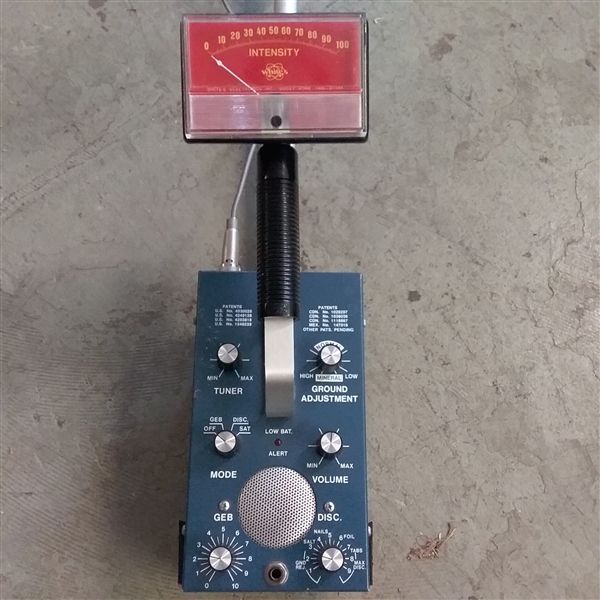WHITES COINMASTER METAL DETECTOR 