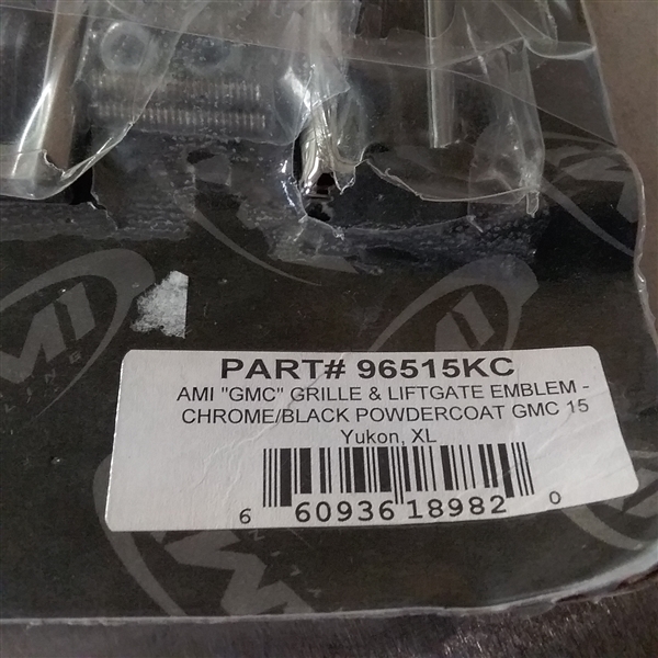 GMC GRILLE AND LIFTGATE EMBLEMS