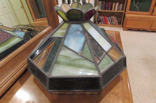 STAINED GLASS HANGING LIGHT