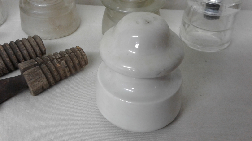 LOT OF VINTAGE INSULATORS