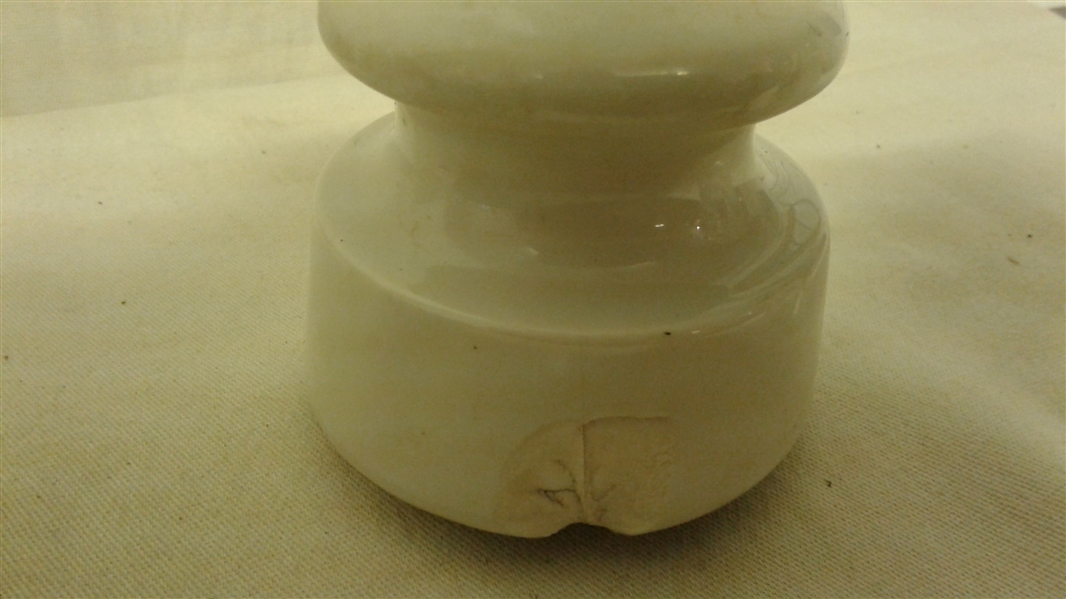 LOT OF VINTAGE INSULATORS