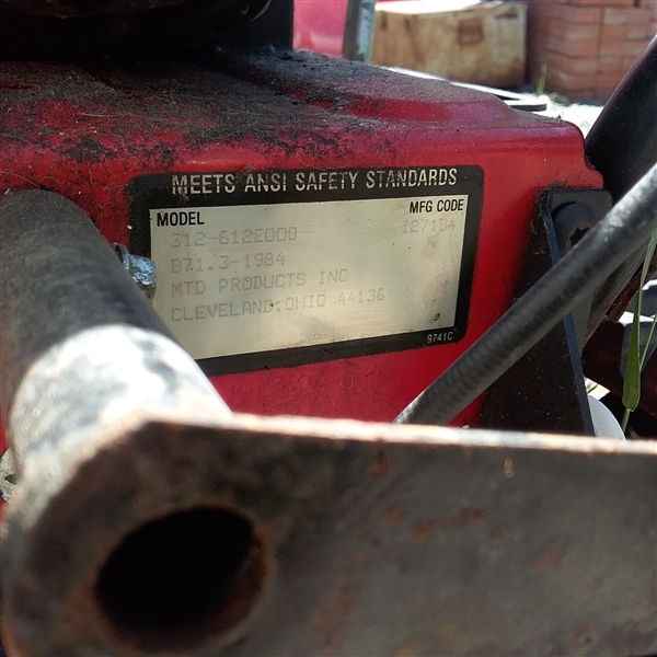 MTD SNOW BLOWER
