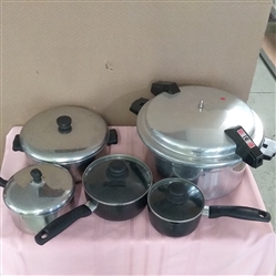 PRESSURE COOKER AND POTS WITH LIDS