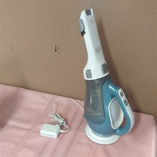 BLACK &DECKER IRON AND CORDLESS BLACK & DECKER  HAND VAC