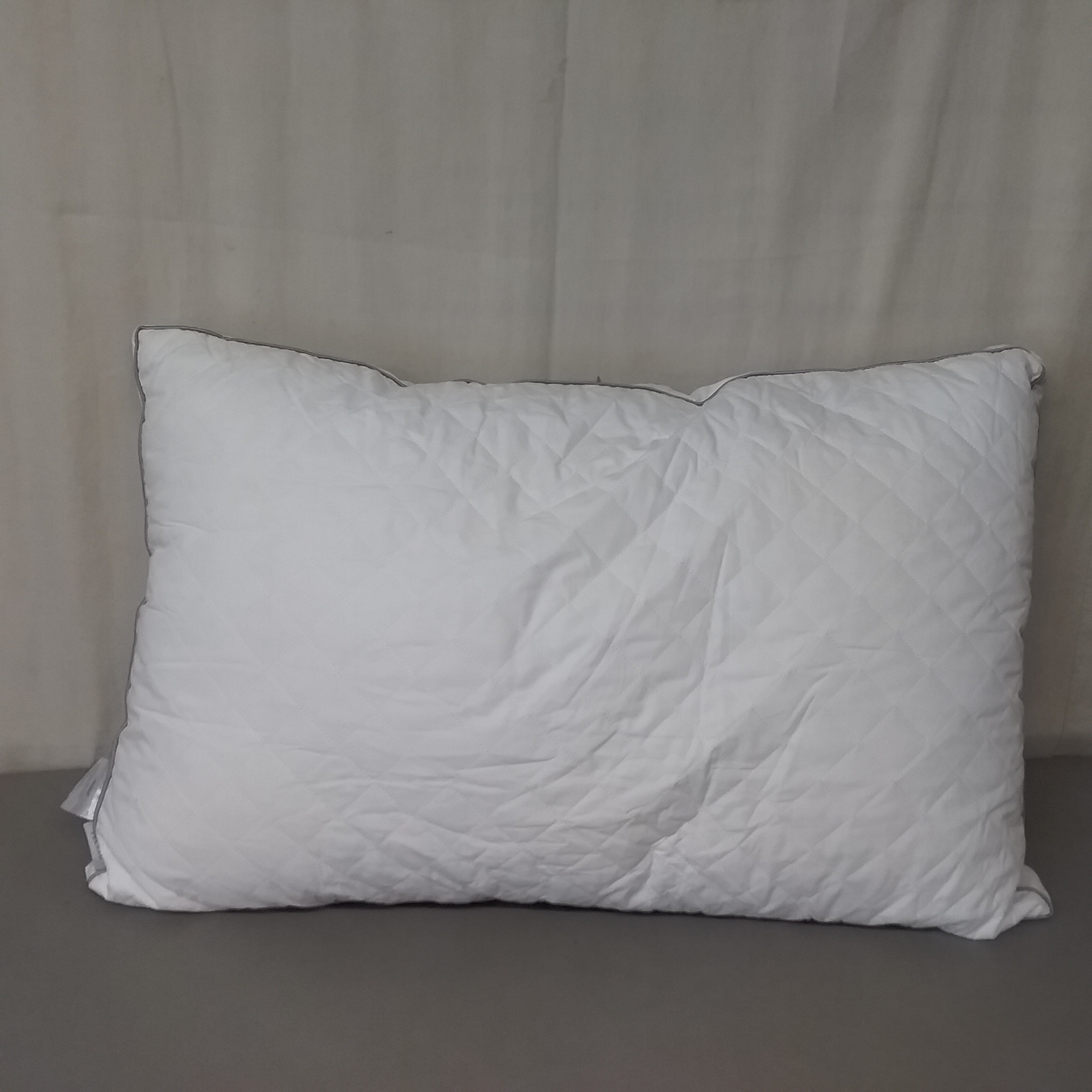 Lot Detail Vecelo Luxury Quilted Queen Size Pillow