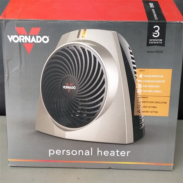 Vornado 1559 BTU 750-Watt Portable Electric Fan Heater Furnace VH203 Personal Vortex