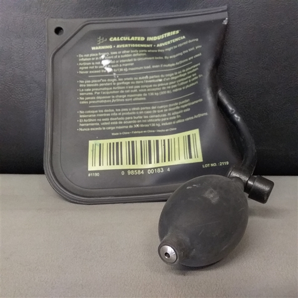 Calculated Industries Contractor Grade AirShim Inflatable Pry Bar and Leveling Tool that Holds Up To 300 lbs.