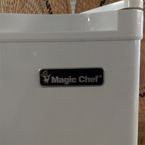 Magic Chef 2.6 cu. ft. Mini Fridge in White, ENERGY STAR